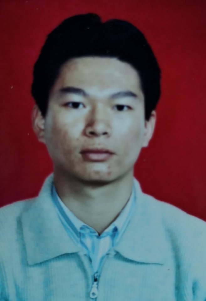 陈永红红底寸照.jpg